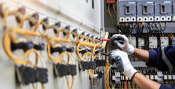 Professional Electrician technician working in Pantego, TX